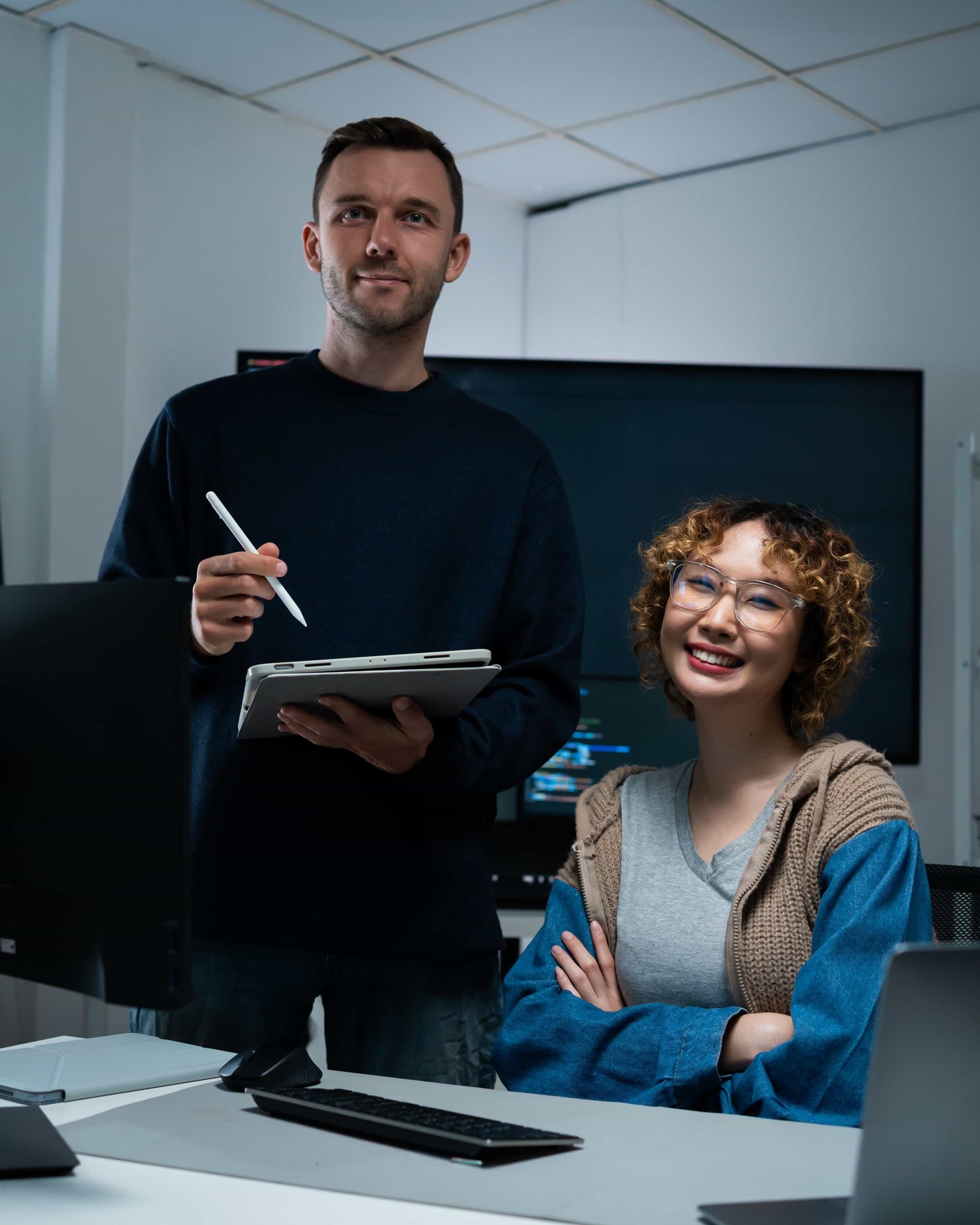 software engineers team developing AI agents and agentic terminal coding_1923363214