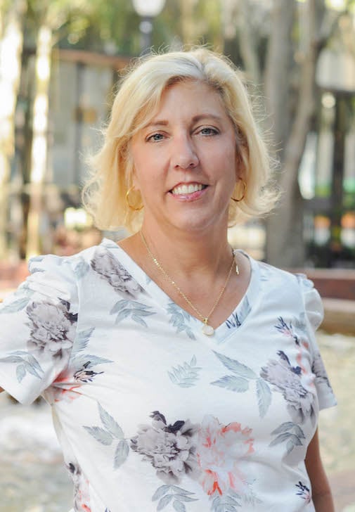 laura-headshot-2023
