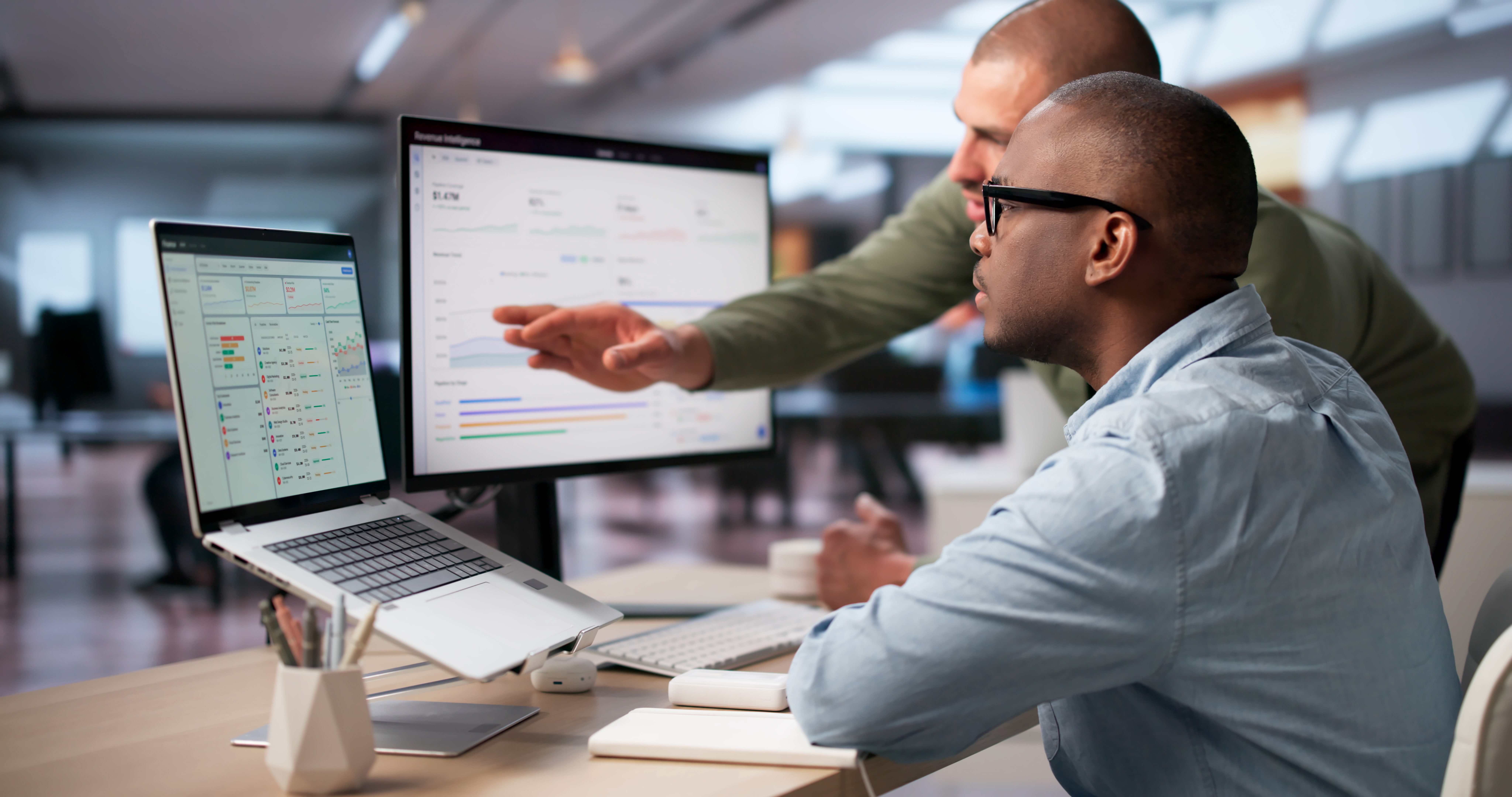 Sales Manager Studies Pipeline Data To Boost Growth_2023043458